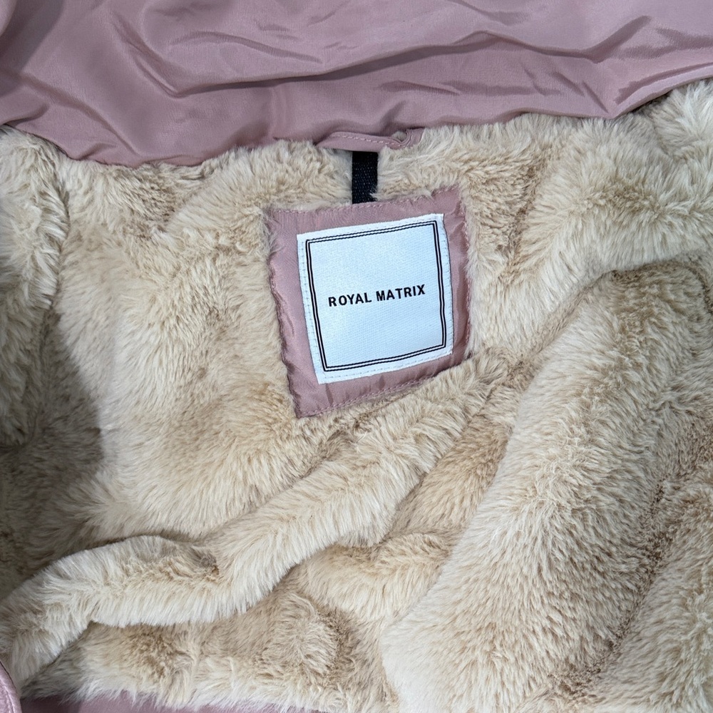 Women's Mauve Puffer Jacket with Faux Fur Trim - Picture 6 of 12